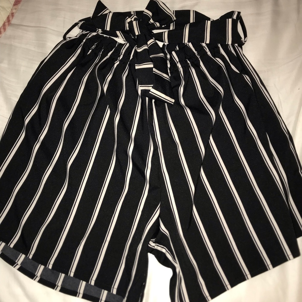 ✧paperbag style black and white striped shorts✧